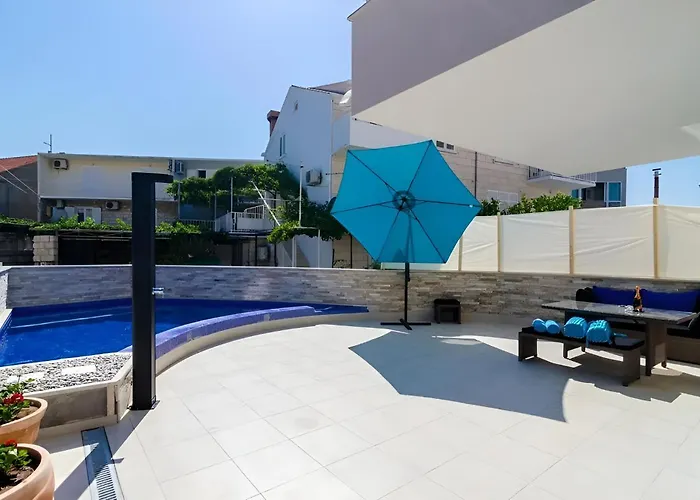 Private Pool 5 Stars Apartment