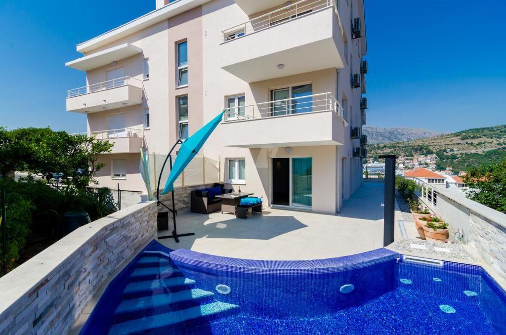 Apartment Private Pool 5 Stars Apartment